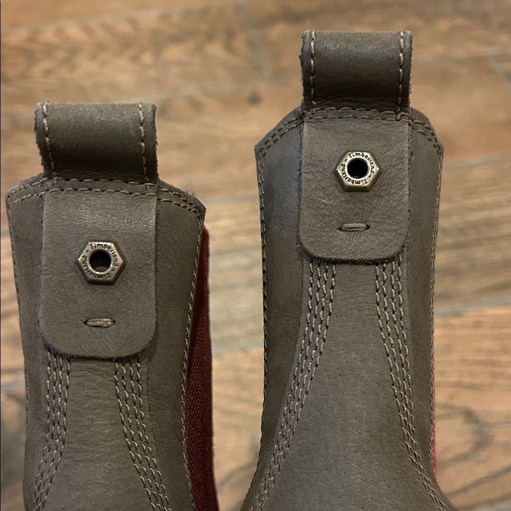 Timberland / Women's Olive Chelsea Boot with Burgundy Elastic - Picture 7 of 8